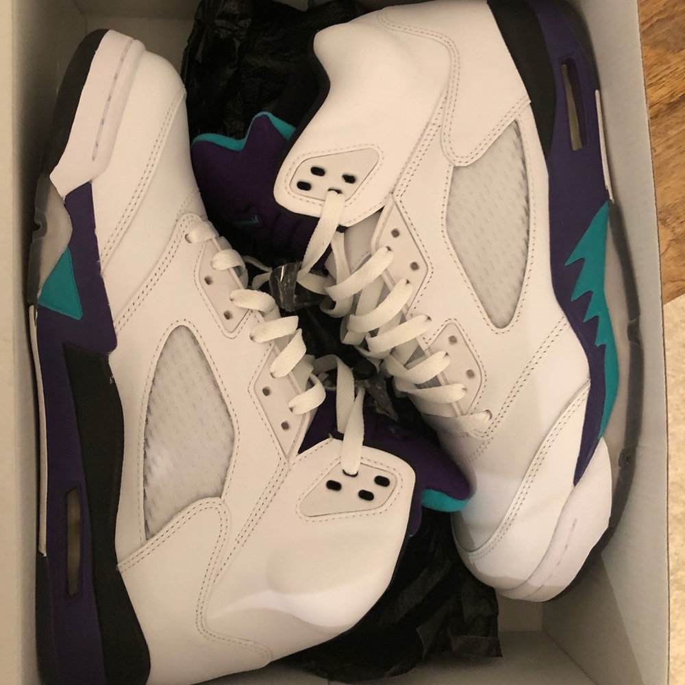 Air Jordan “Grape” men’s size 10